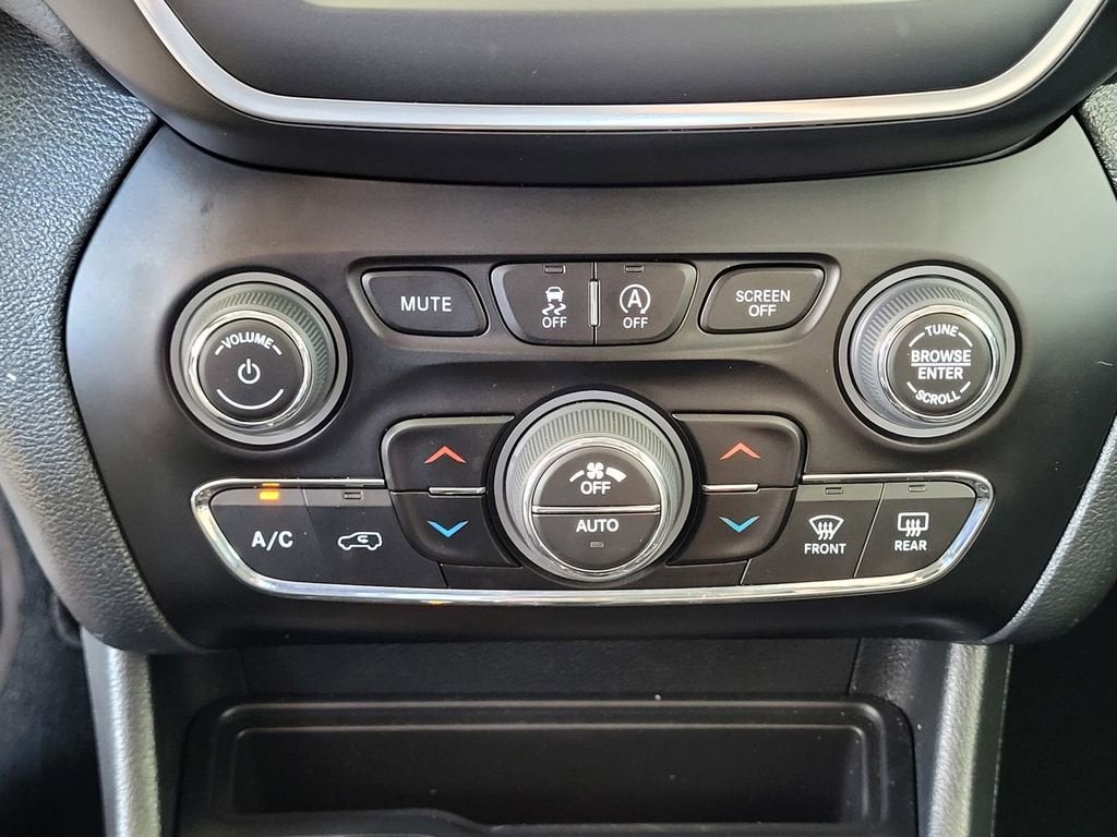 2023 Jeep Cherokee Altitude Lux