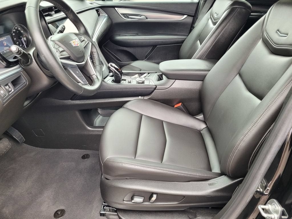2025 Cadillac XT5 Luxury