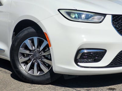 2022 Chrysler Pacifica Hybrid Limited